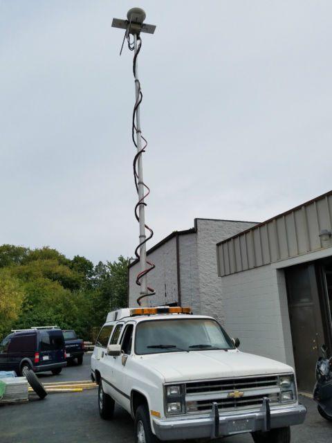 1987 Chevrolet Suburban Custom Deluxe Sport Utility 4-Door - photo 9