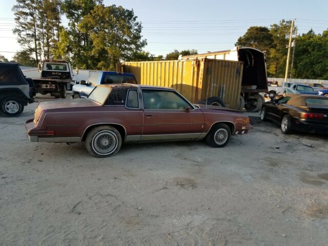 1987 Oldsmobile Cutlass Supreme - photo 2