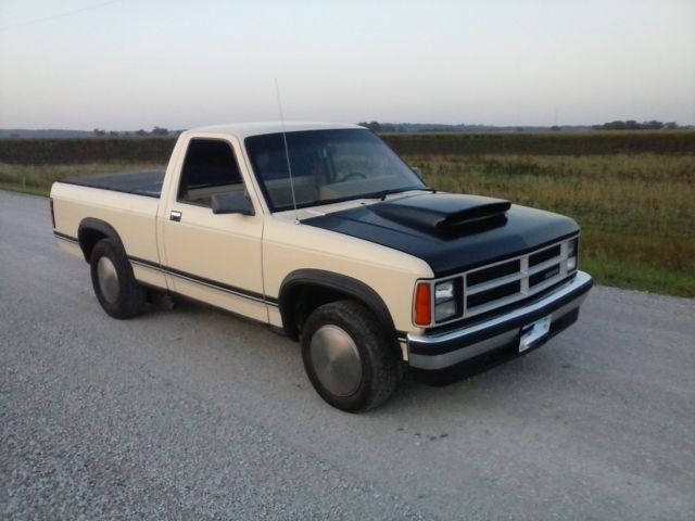 1987 Dodge Dakota base - photo 2
