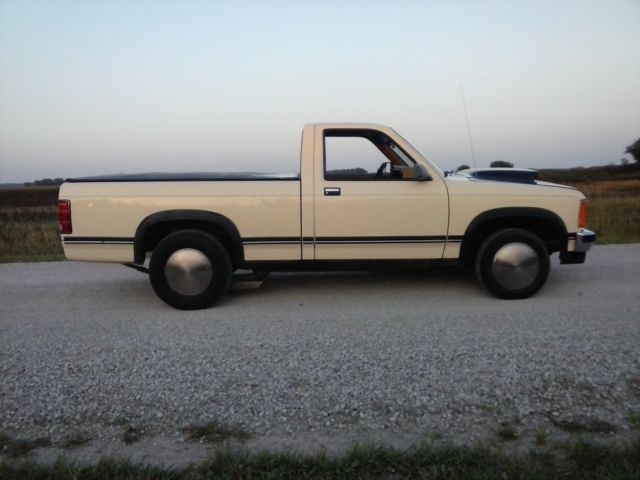 1987 Dodge Dakota base - photo 4