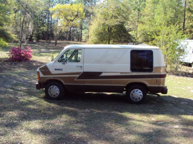 87 Dodge Ram Van 150 Custom Van 1987 Dodge ram van custom