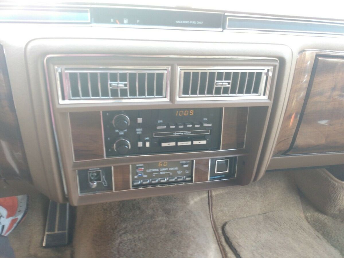 1987 Cadillac Brougham Fleetwood - photo 5