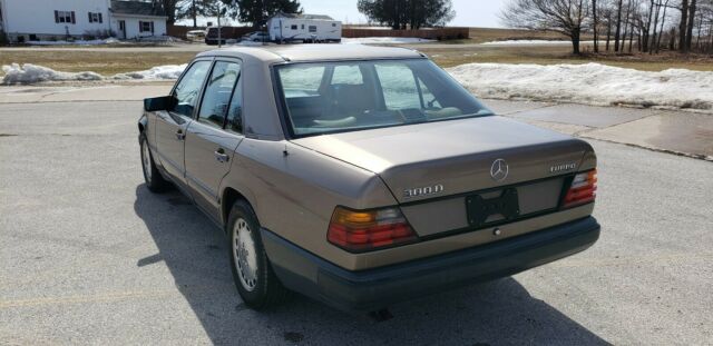 1987 Mercedes-Benz 300-Series - photo 3