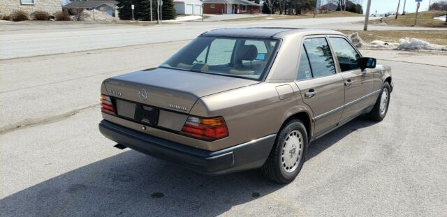 1987 Mercedes-Benz 300-Series - photo 4