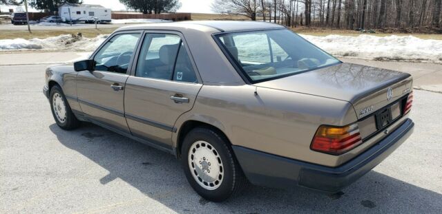 1987 Mercedes-Benz 300-Series - photo 6