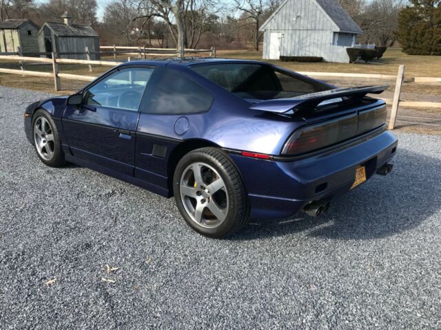 1987 Pontiac Fiero GT - photo 2