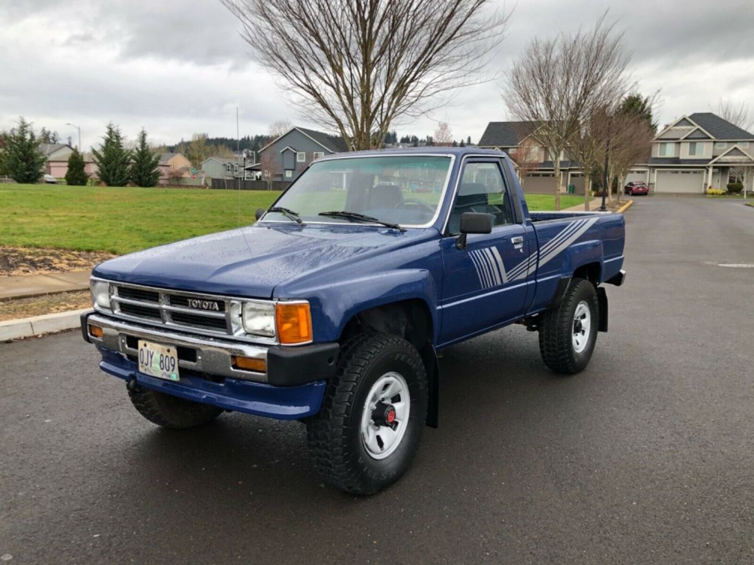 1987 Toyota Pickup RN63 STD - photo 2