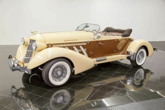 1936 Cord 876 Boattail Phaeton Replica by CCC -- - photo 2
