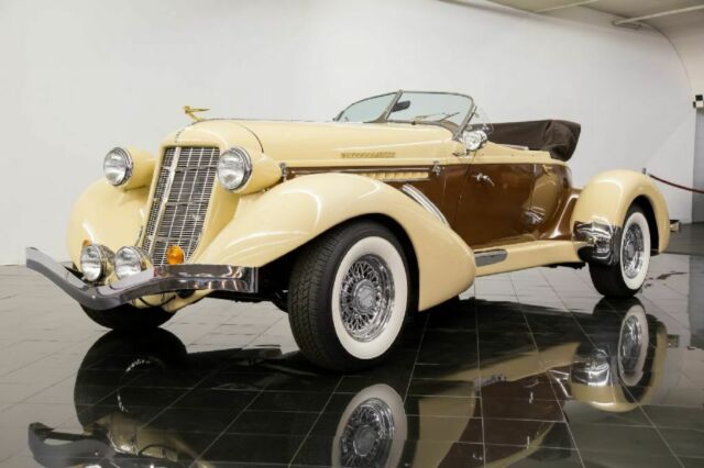 1936 Cord 876 Boattail Phaeton Replica by CCC -- - photo 9