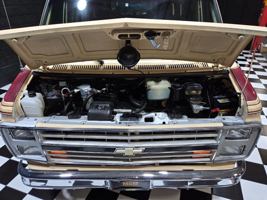 1988 Chevrolet Chevy Van G20 MARK III Luxury Conversion - photo 5