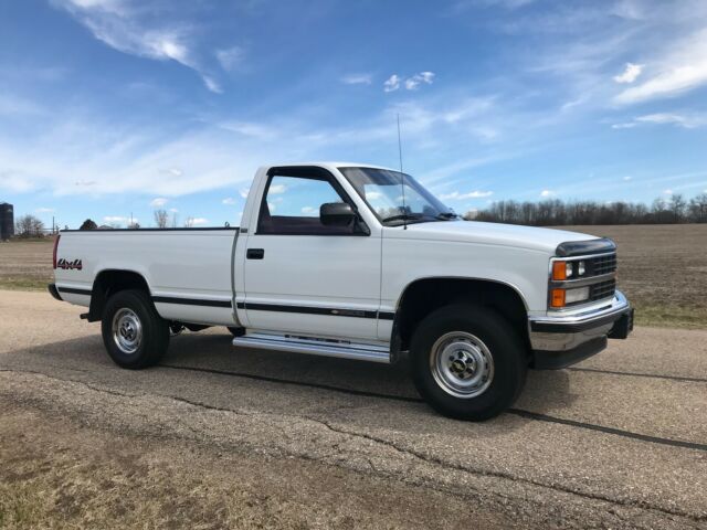 88 Chevy K2500 Truck 1 Owner 7,032 Original Miles 350 V8 EFI 4X4 No Reserve NR 1988 Chevrolet C/K Pickup 2500 Silverado 1 Owner