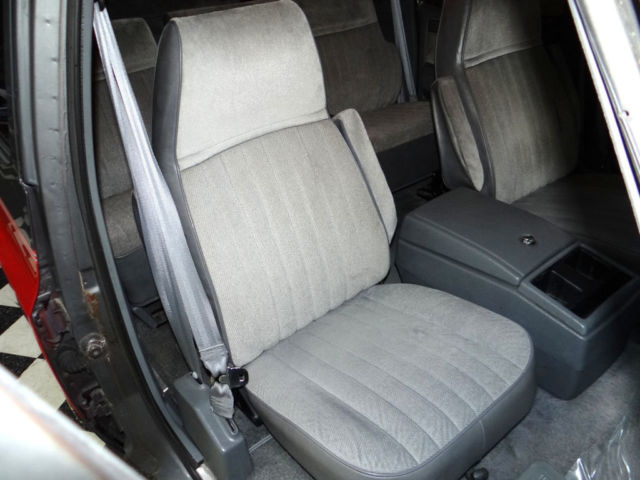 1988 Chevrolet Suburban - photo 7