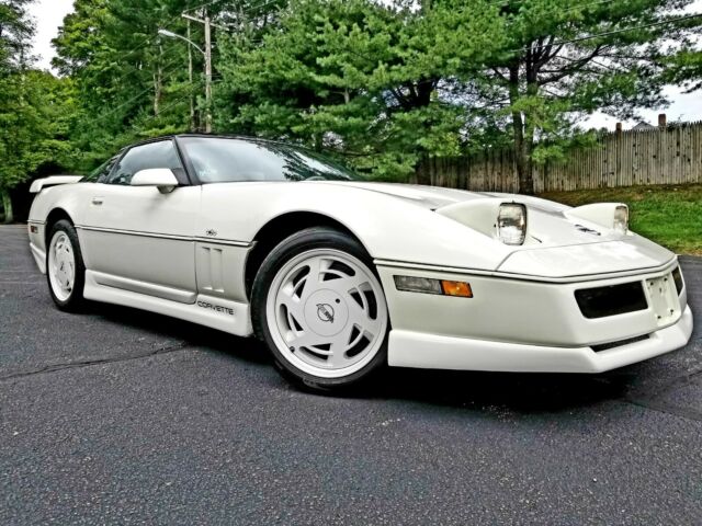88 Corvette 35th Anniversary Edition **28k miles!!!*** 1988 Chevrolet Corvette 35th Anniversary Edition