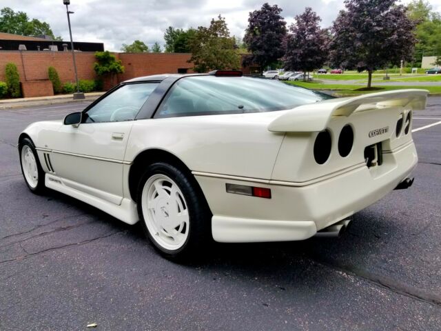 1988 Chevrolet Corvette 35th Anniversary Edition - photo 10
