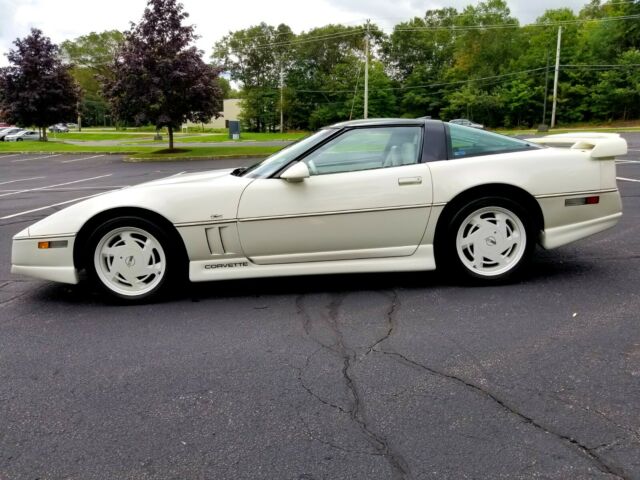 1988 Chevrolet Corvette 35th Anniversary Edition - photo 12