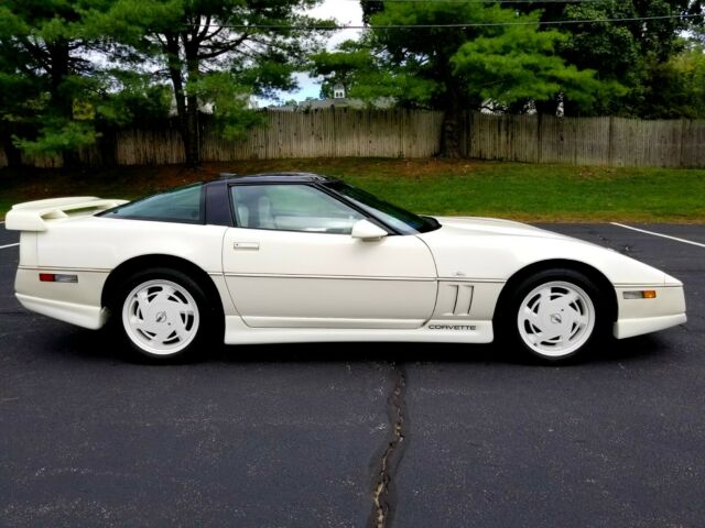 1988 Chevrolet Corvette 35th Anniversary Edition - photo 6