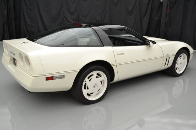 1988 Chevrolet Corvette Z01 35th Anniversary Edition - photo 11