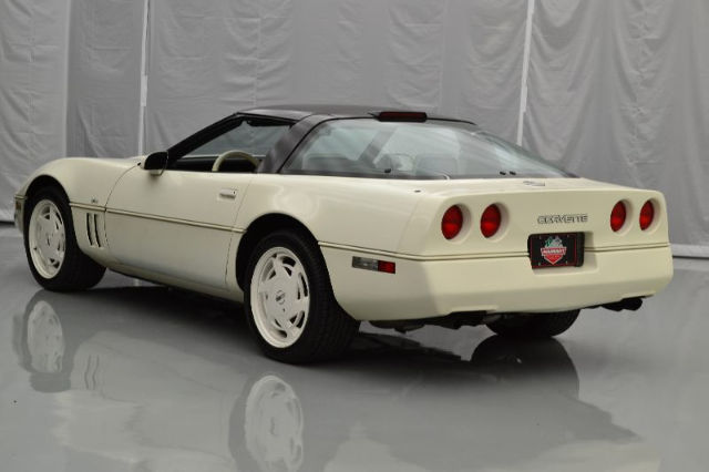 1988 Chevrolet Corvette Z01 35th Anniversary Edition - photo 4