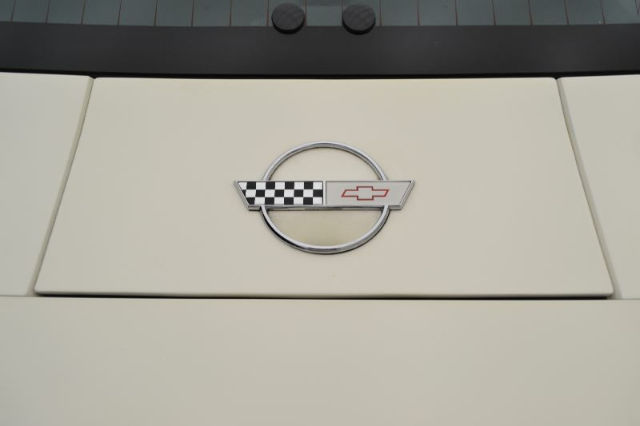 1988 Chevrolet Corvette Z01 35th Anniversary Edition - photo 8