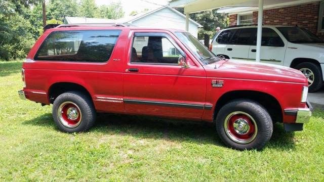 1988 GMC S-15  JIMMY 2  DOOR