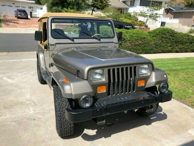 1988 Jeep Wrangler Sahara - photo 2