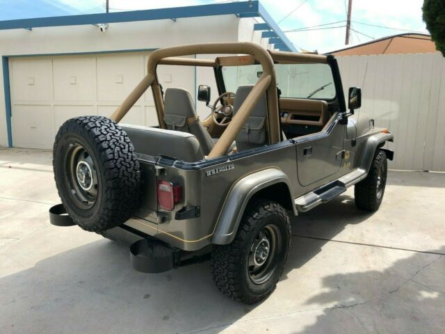 1988 Jeep Wrangler Sahara - photo 9