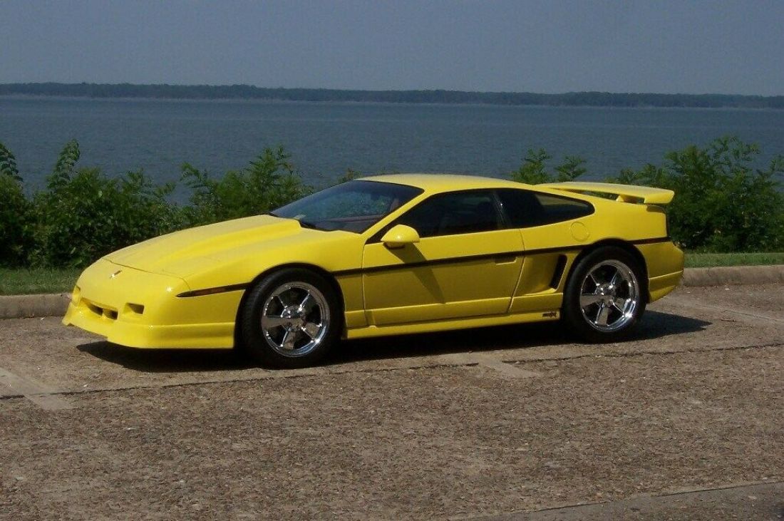 1988 Pontiac Fiero GT - photo 3