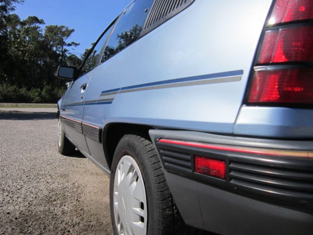 1988 Pontiac Le Mans Aerocoupe Hatchback 2-Door - photo 13