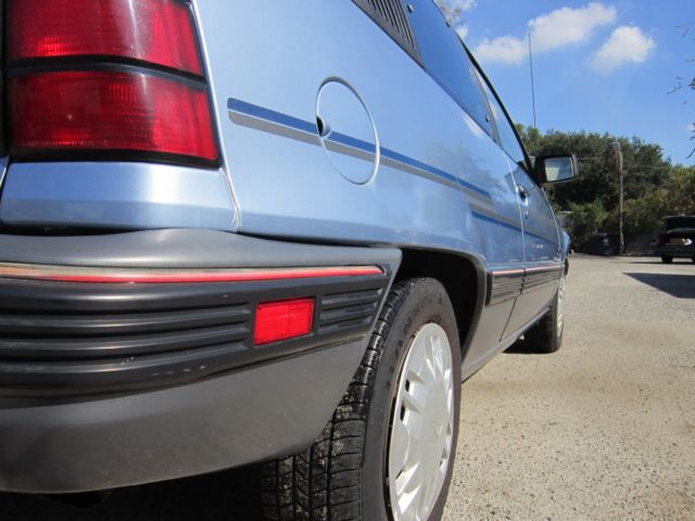 1988 Pontiac Le Mans Aerocoupe Hatchback 2-Door - photo 5