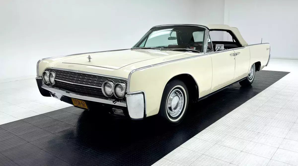 88,627 Miles/Well Cared For/300hp 430ci V8/Lincoln Turbo Drive Auto/Luxury Heavy 1962 Lincoln Continental Convertible