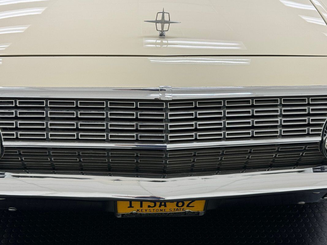 1962 Lincoln Continental Convertible - photo 12