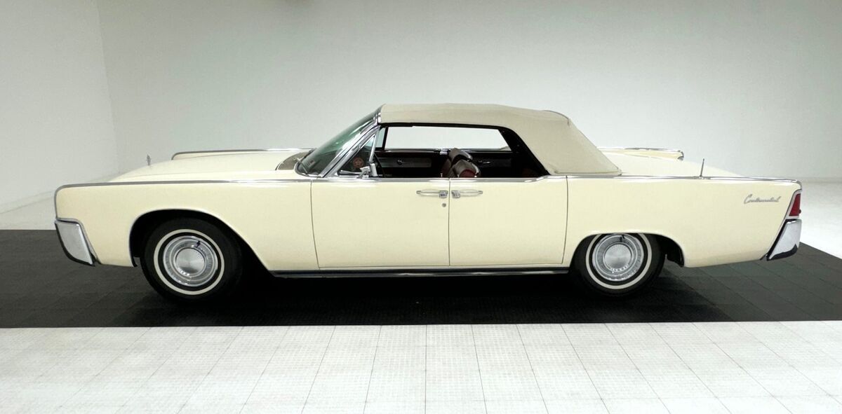 1962 Lincoln Continental Convertible - photo 3