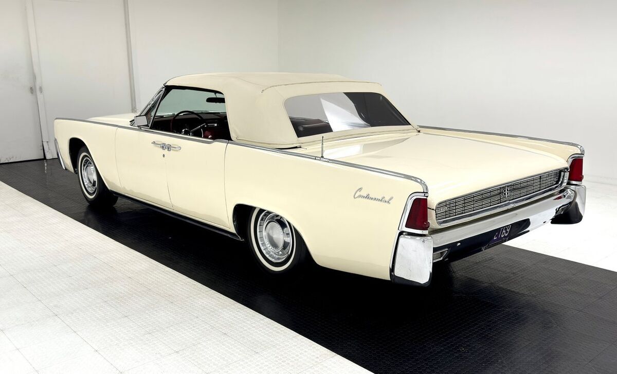 1962 Lincoln Continental Convertible - photo 5
