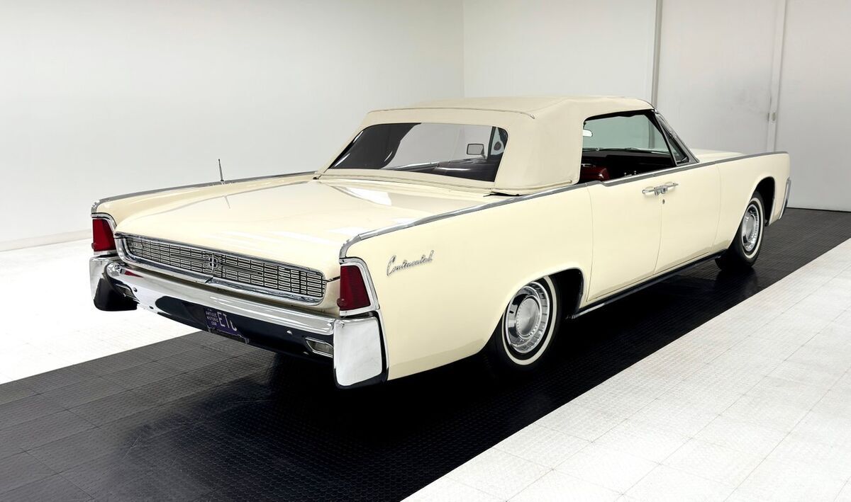 1962 Lincoln Continental Convertible - photo 8
