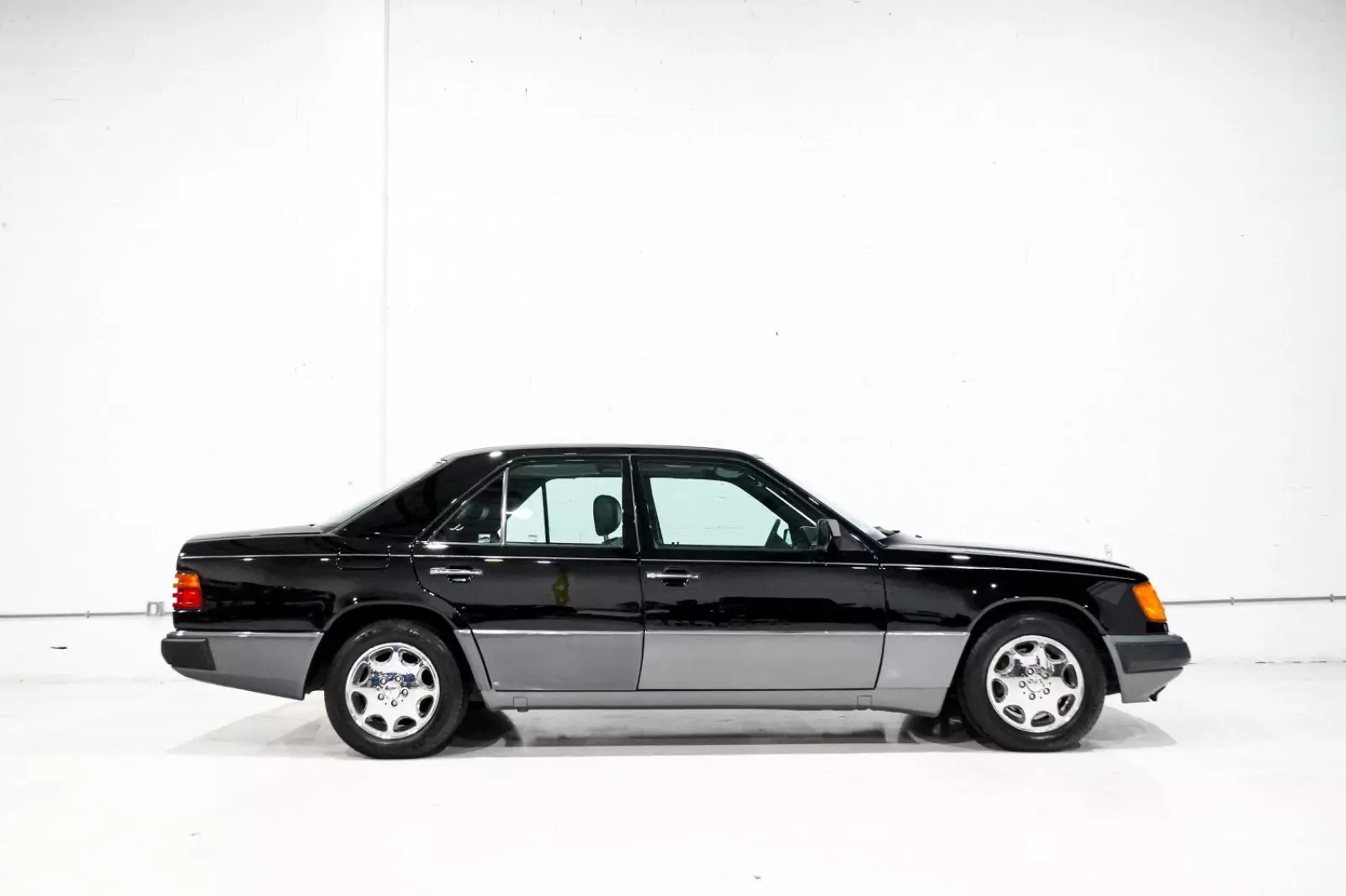 1993 Mercedes-Benz 400-Series - photo 2