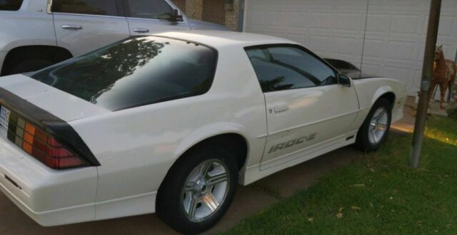 1989 Chevrolet Camaro - photo 2