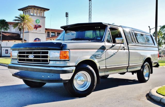 1989 Ford F-150 XLT Lariat 30k Original Miles Museum Quality Truck - photo 2