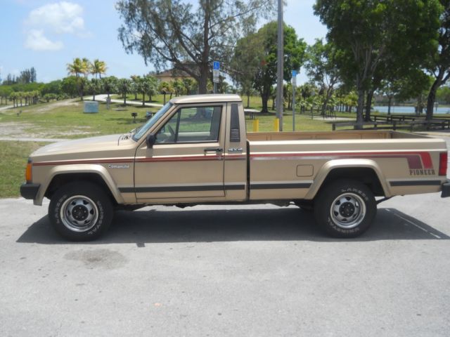 1989 Jeep Comanche Pioneer