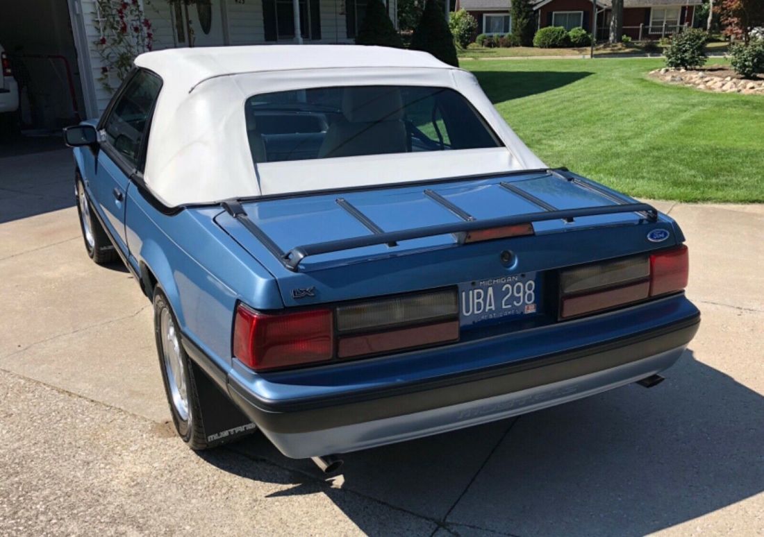 1989 Ford Mustang - photo 2