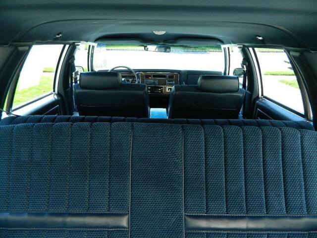1989 Oldsmobile Custom Cruiser - photo 2