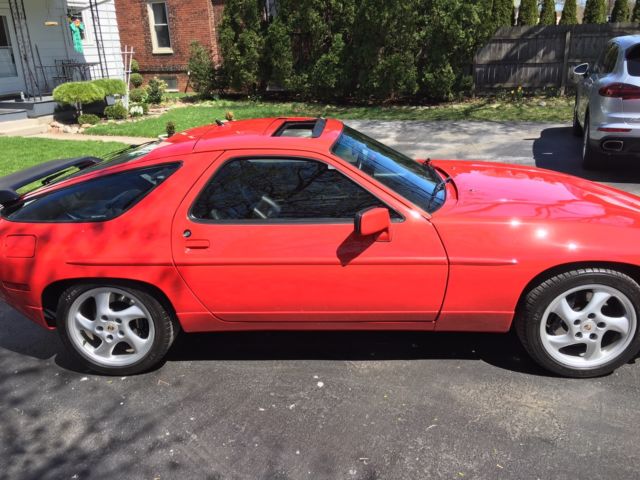 89 Porsche 928 GT in Show Condition. 1989 Porsche 928 Authentic GT