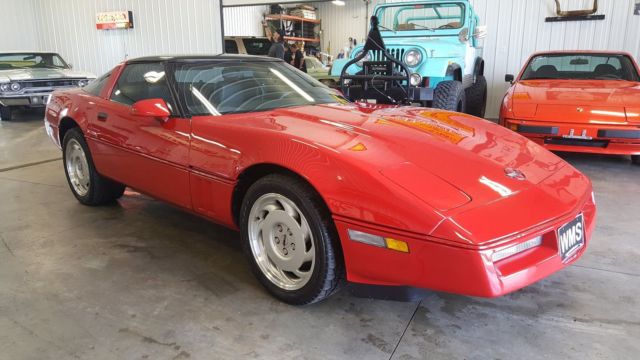 1989 Chevrolet Corvette Base Hatchback 2-Door - photo 4