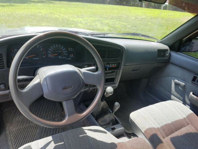 1989 Toyota Pickup SR5 - photo 6