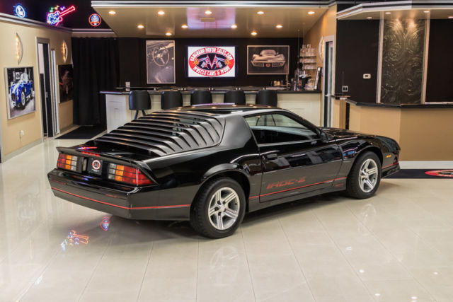 1990 Chevrolet Camaro IROC Z28 - photo 12