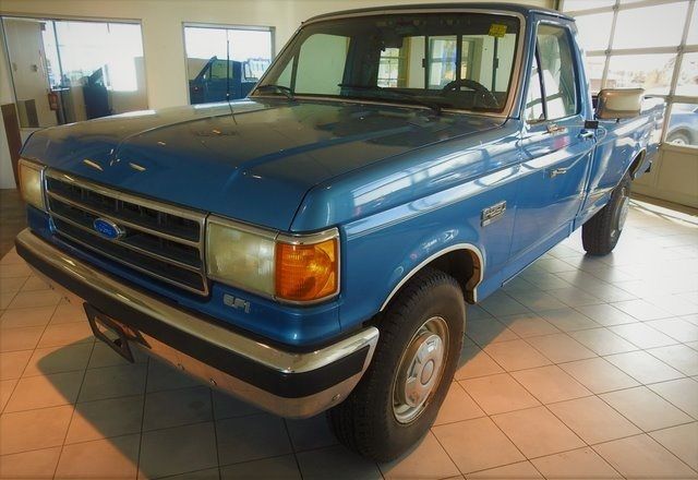 90 Ford F-250 Regular Cab 5.8L V8 Manual 1990 Ford F-250 --