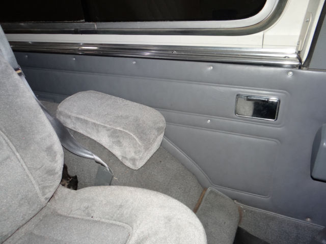 1990 GMC Jimmy Base Sport Utility 2-Door - photo 11
