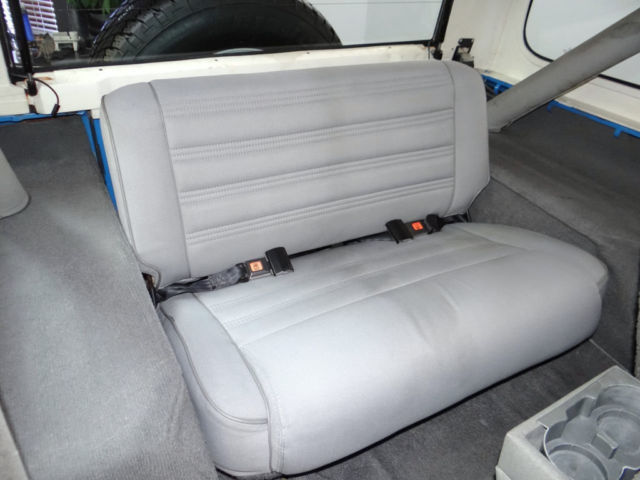 1990 Jeep Wrangler Islander Sport Utility 2-Door - photo 11