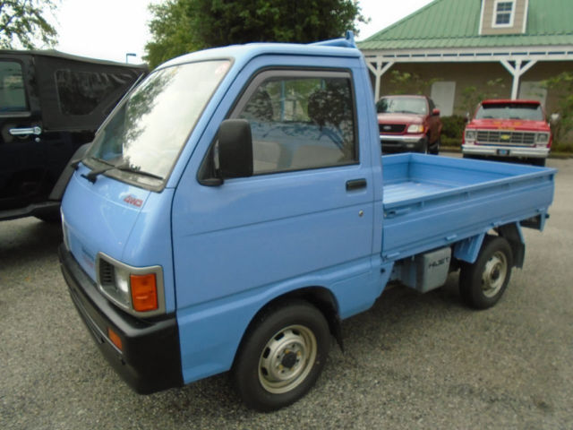 1991 Daihatsu Hijet Rt Hand Dr. Only 11000 KM -  4 sp Manual