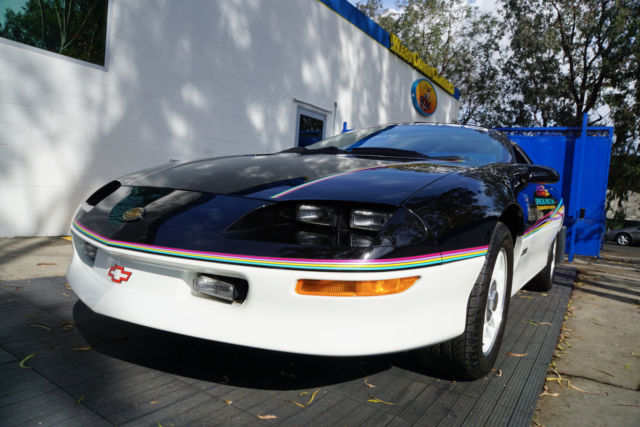 9100 Miles V8 5.7L AutomaticHatchback 1993 Chevrolet Camaro Z28 Indy 500 Pace Car Edition Z28 Indy 500 Pace Car Edition