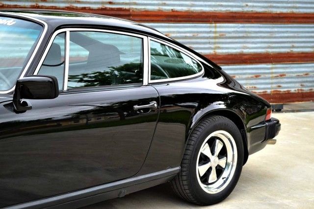 1977 Porsche 911 - photo 3